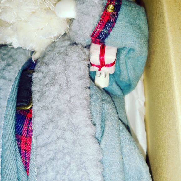 Brinn’s 1990 Collectible Edition Porcelain Santa Doll 11.5" W/ Box - Picture 4 of 16